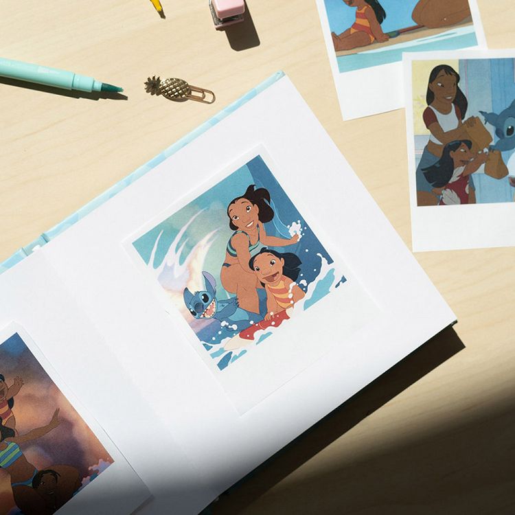 Φωτο-Άλμπουμ 16X16εκ με 24 Αυτοκόλλητα Φύλλα DISNEY Stitch Tropical