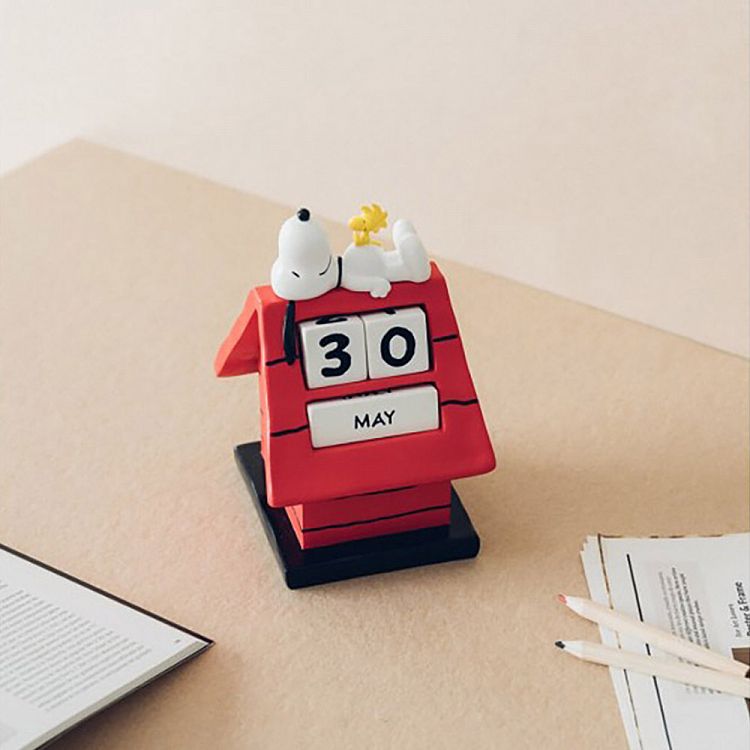 Perpetual 3D Calendar SNOOPY Doghouse
