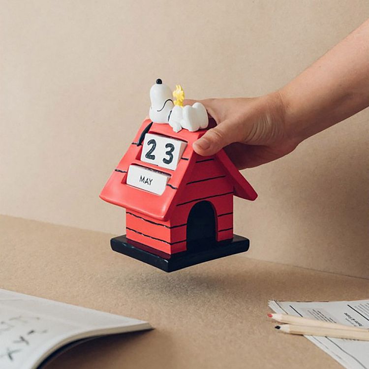 Perpetual 3D Calendar SNOOPY Doghouse