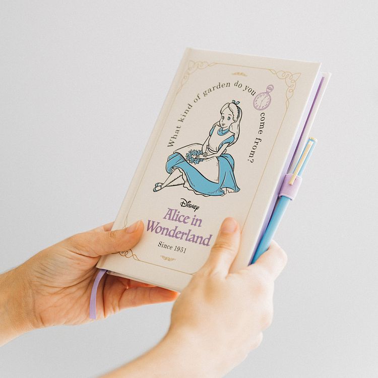 Premium Notebook A5 with 96sh of 100gr and Pen DISNEY Alice in Wonderland