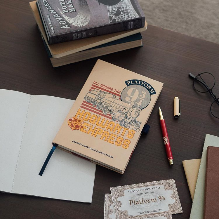 Premium Notebook A5 with Lightsaber Pen HARRY POTTER Platform 9 3/4