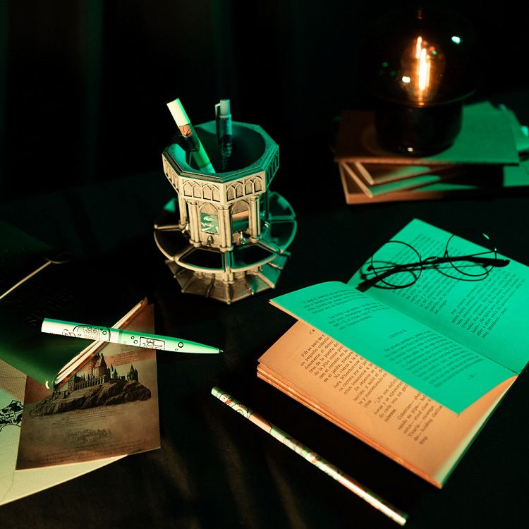 Μολυβοθήκη 13εκ με Σετ Ειδών Γραφής HARRY POTTER