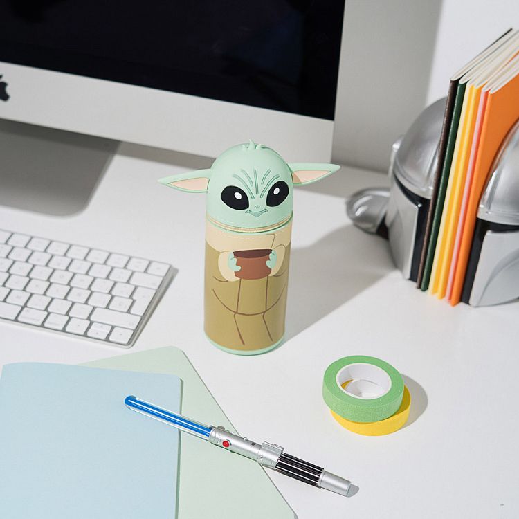 Κασετίνα Σιλικόνης 3D 18εκ STAR WARS THE MANDALORIAN AND GROGU The Child Grogu