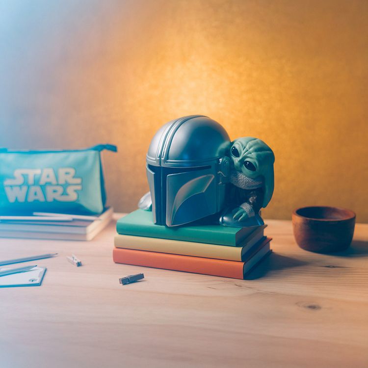 Set of 2 Resin Bookends STAR WARS THE MANDALORIAN AND GROGU