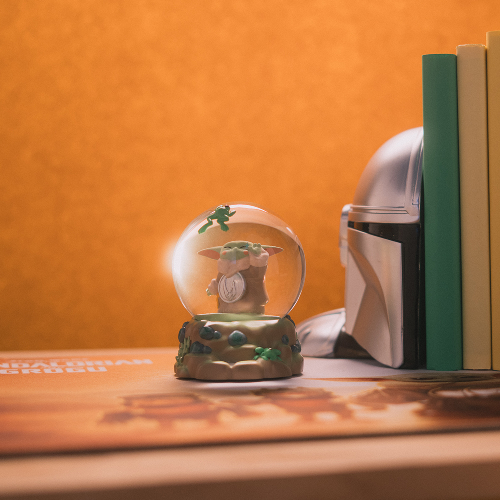 Χιονόμπαλα STAR WARS THE MANDALORIAN AND GROGU the Child Grogu