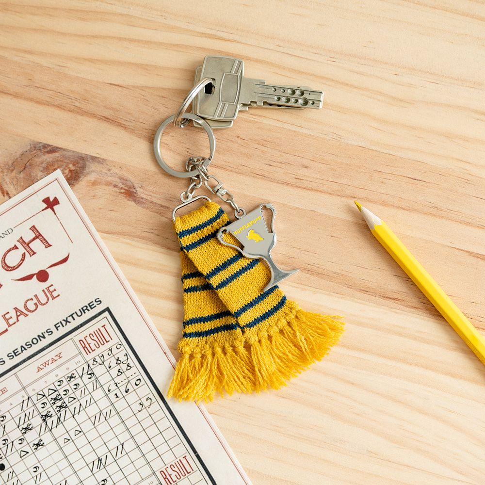 Μπρελόκ 12εκ με Κασκόλ HARRY POTTER Hufflepuff