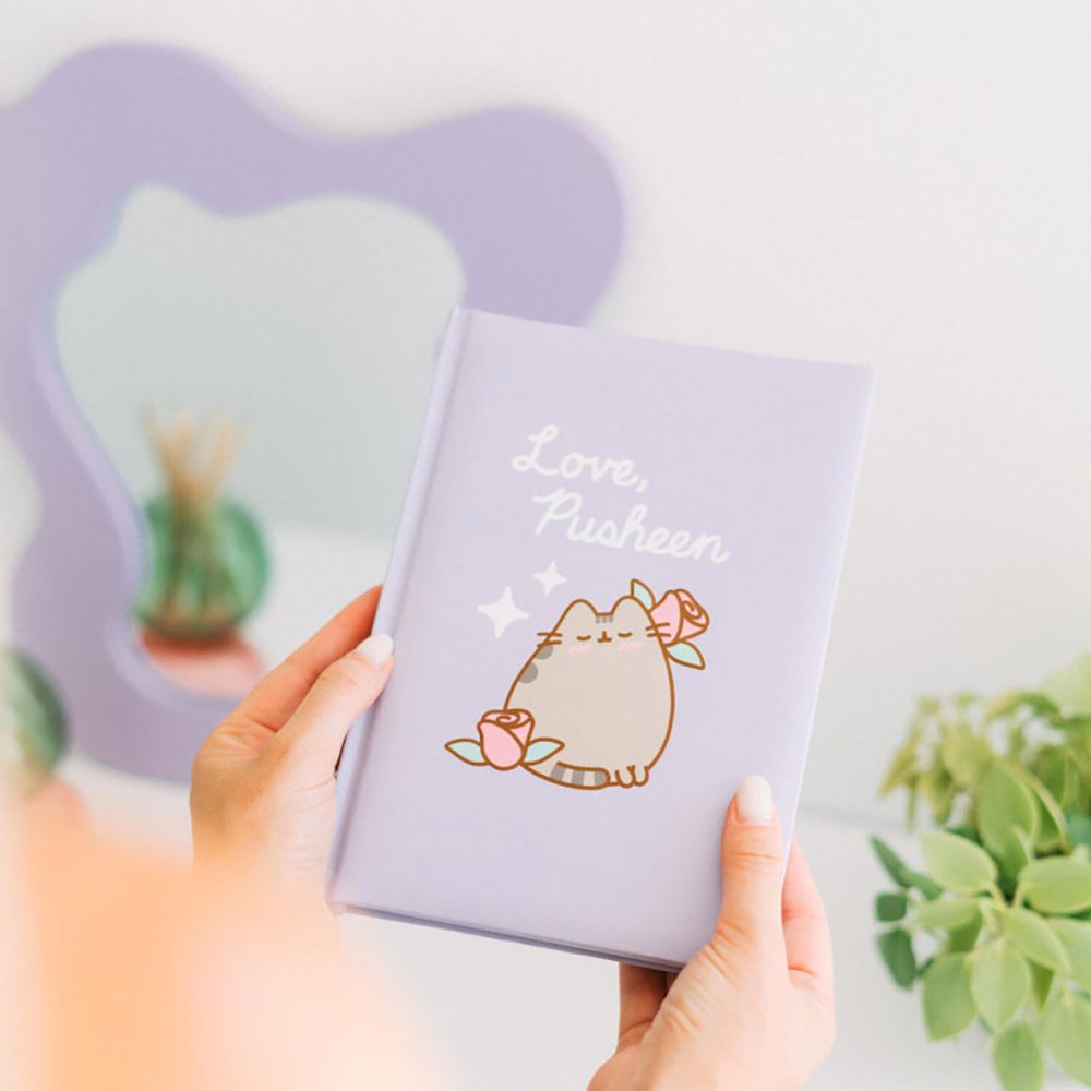 Set with Premium Notebook A5 with 96sh of 100gr and Pen PUSHEEN Moments Collection