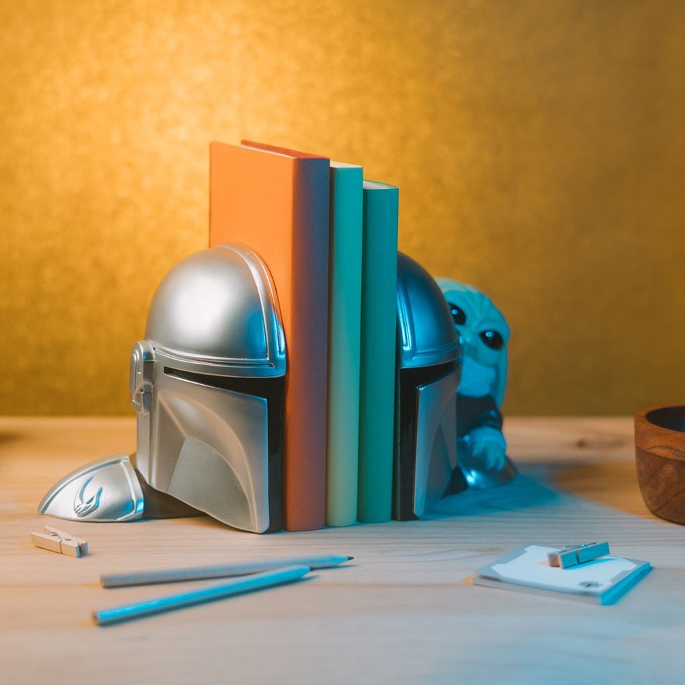Set of 2 Resin Bookends STAR WARS THE MANDALORIAN AND GROGU